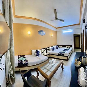 Hotel Indore Palace - Newly Renovated Hotel